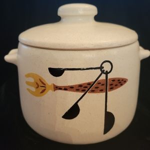 Vintage Mid Century 1950s WEST BEND USA Pottery STONEWARE. Crock or Bean Pot.